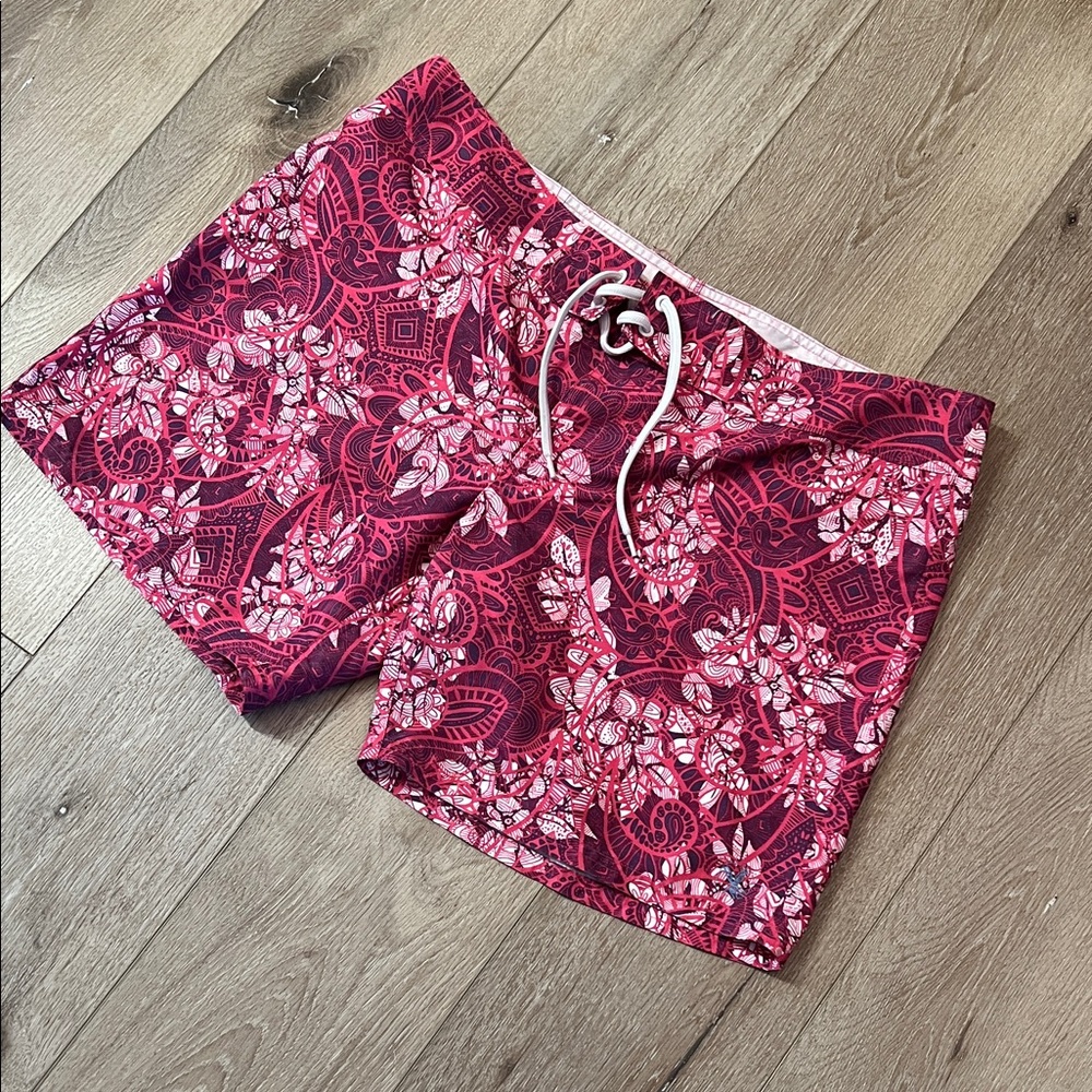 Carve Designs ~ Purple/Pink/White Floral Swim Board Shorts, Size 14 - Picture 2 of 9